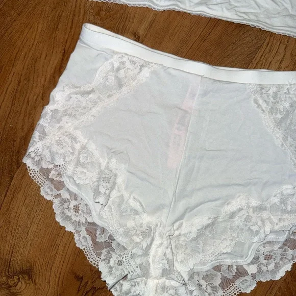 NWT Victoria’s Secret Set - Picture 2 of 6